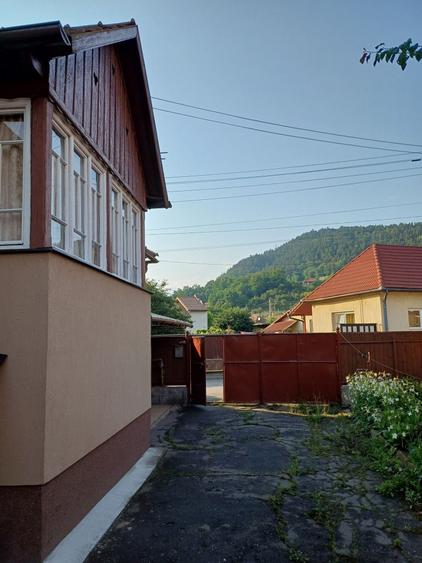 Casă cu 3 camere în Central