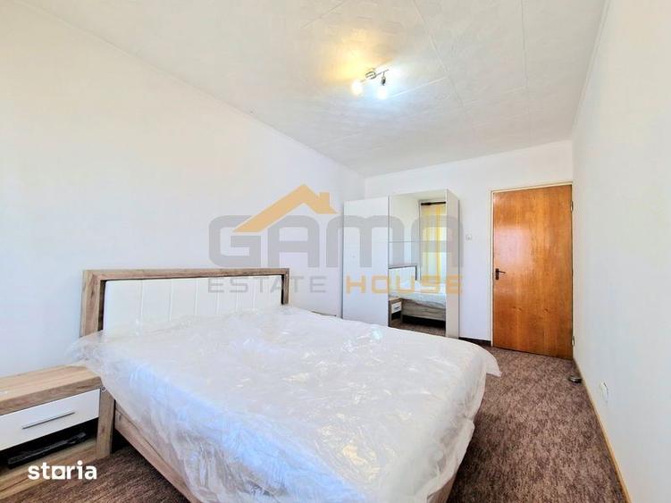 Apartament cu 3 camere decomandat în Polivalentă