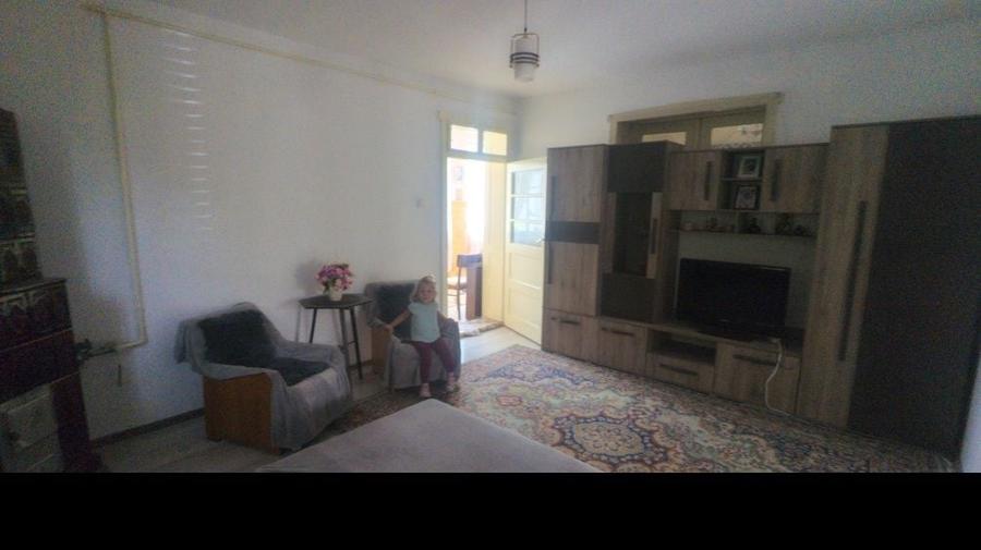 Casă cu 4 camere în Luna