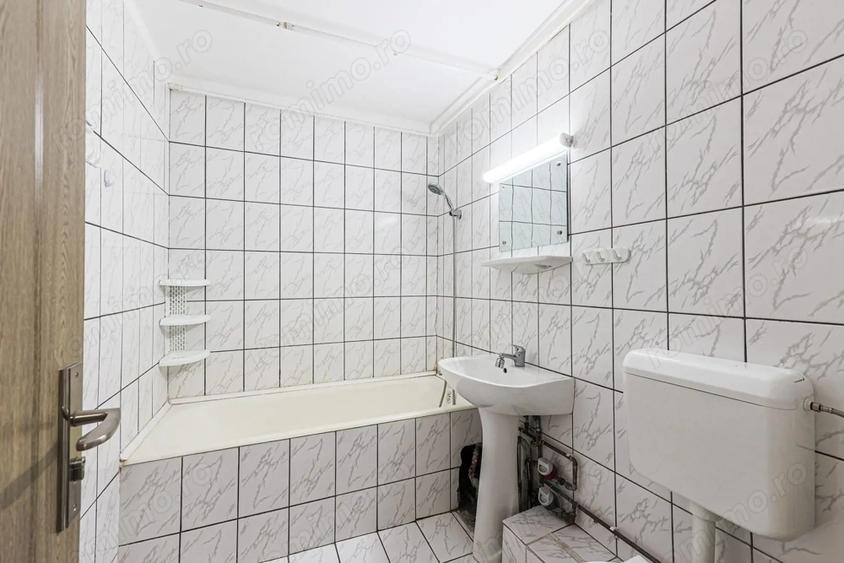 Apartament cu 3 camere decomandat, mobilat în Aradul Nou