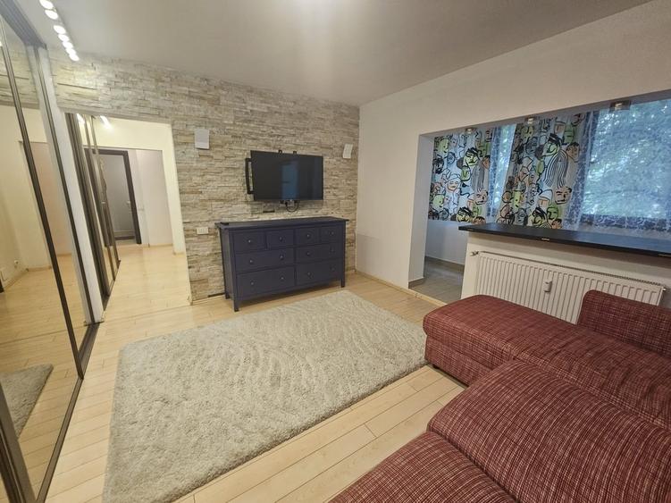 Apartament cu 2 camere decomandat, mobilat în Titulescu