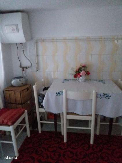 Casă cu 6 camere cu Teren 1000 Mp în Măgureni