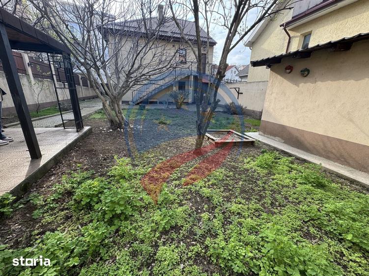Casă cu 6 camere cu Teren 380 Mp în Brazda lui Novac