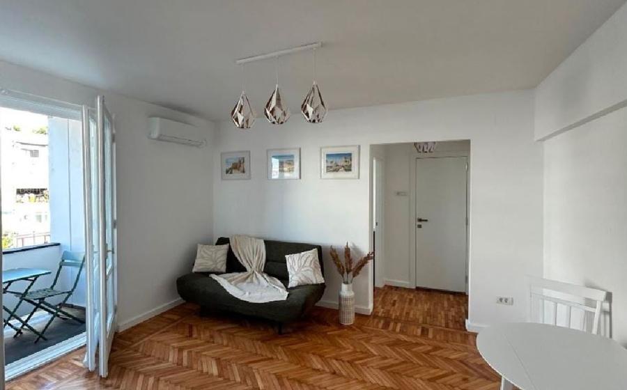 Apartament cu 2 camere semidecomandat în Universitate