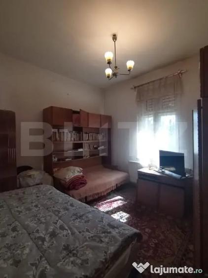 Casă cu 4 camere cu Teren 740 Mp în Cetate