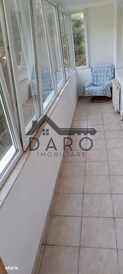 Apartament cu 3 camere decomandat în Cornișa