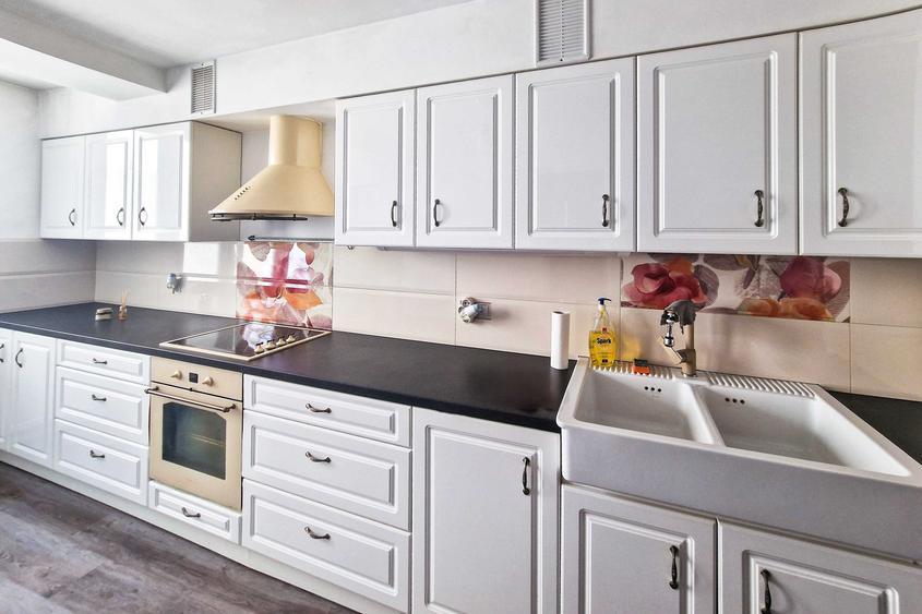 Apartament cu 3 camere decomandat în Dorobanți