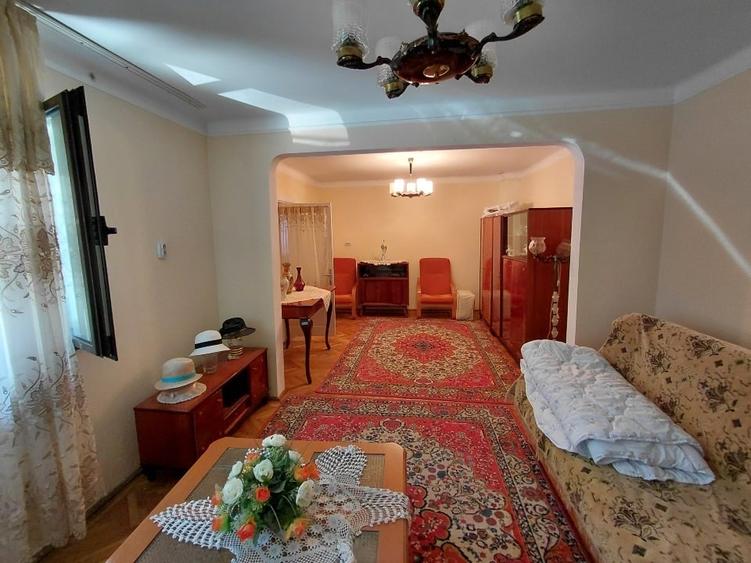 Casă individuală cu 3 camere cu Canalizare în Blejoi