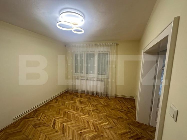 Apartament cu 4 camere decomandat în Titulescu