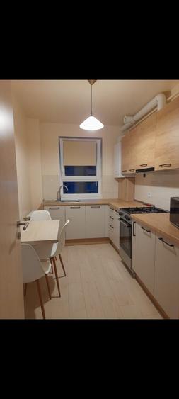 Apartament cu 2 camere decomandat în Tractorul