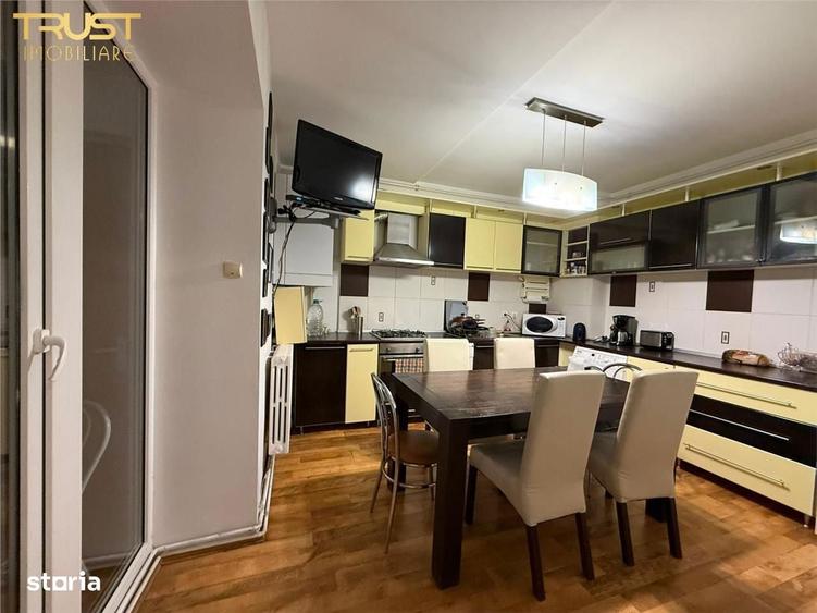 Apartament cu 4 camere în Zorilor