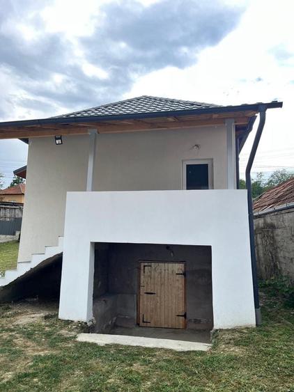 Casă cu 3 camere în Central