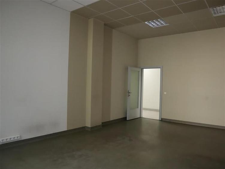 Birou, de 330 mp, în Blașcovici