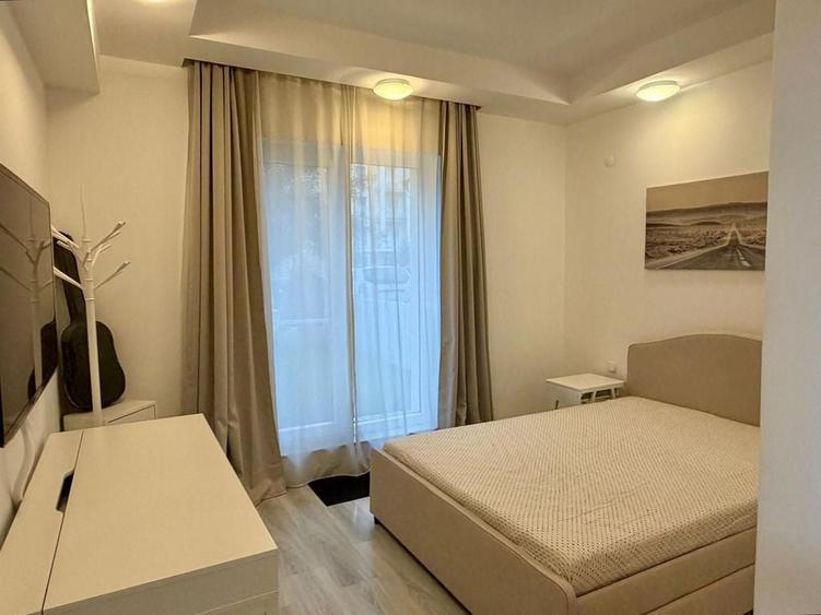 Apartament cu 3 camere semidecomandat în Ștefăneștii de Jos