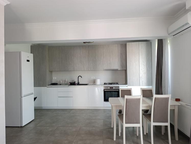 Apartament cu 3 camere decomandat în Cocorăștii Mislii
