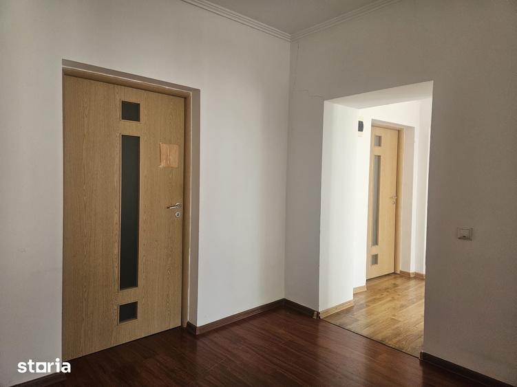 Casă cu 3 camere cu Teren 916 Mp în Sălard