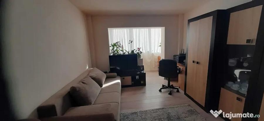 Apartament cu 2 camere decomandat în Răcădău