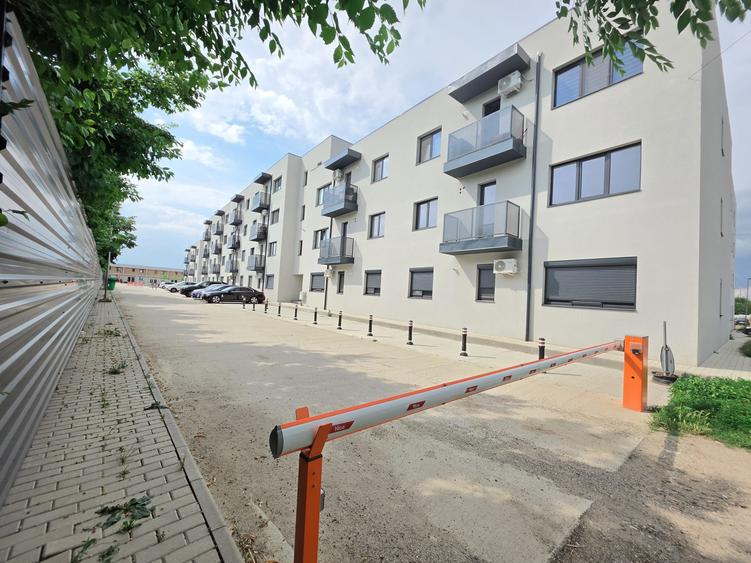 Apartament cu 2 camere semidecomandat în 1 Decembrie