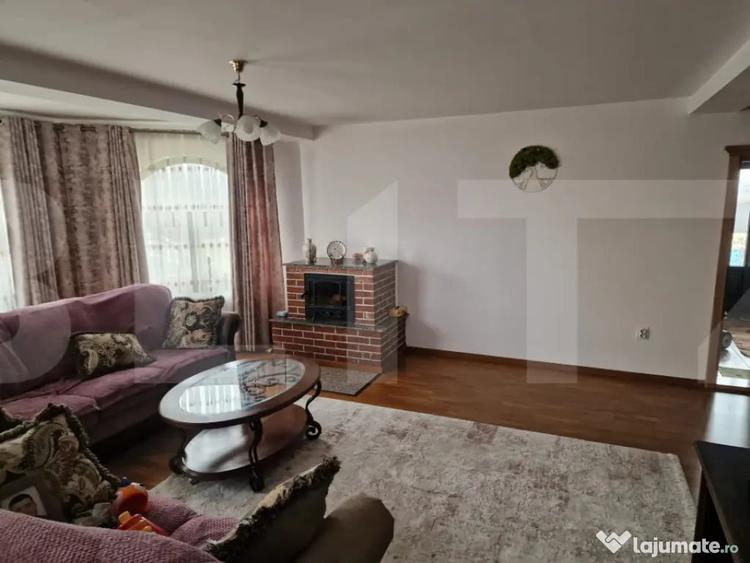 Casă cu 7 camere cu Teren 2252 Mp în Coșula