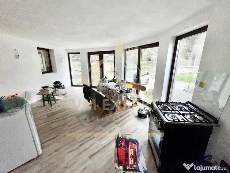 Casă cu 5 camere cu Teren 1362 Mp în Dragoslavele