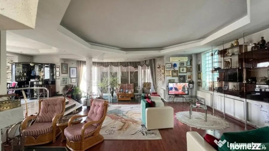 Casă cu 7 camere cu Teren 1900 Mp în Dămăroaia