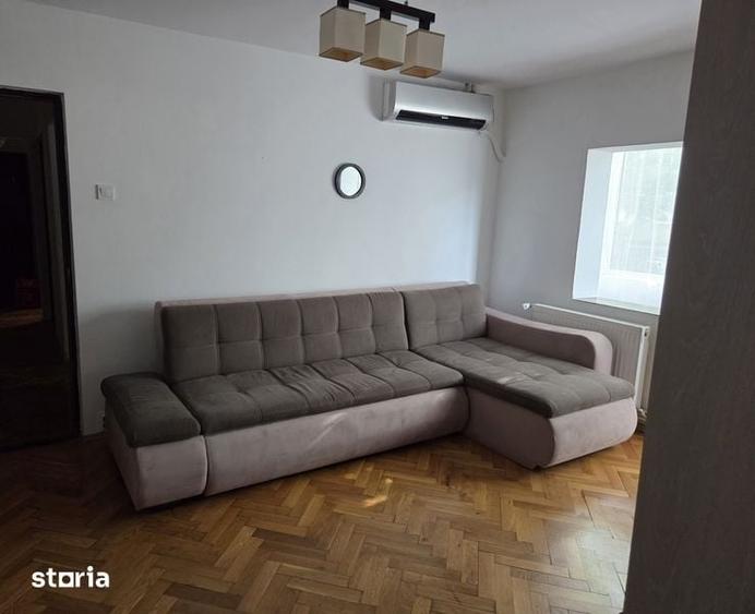Apartament cu 3 camere în Soarelui