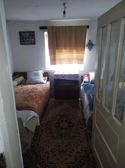 Casă cu Teren 4000 Mp în Calopăr