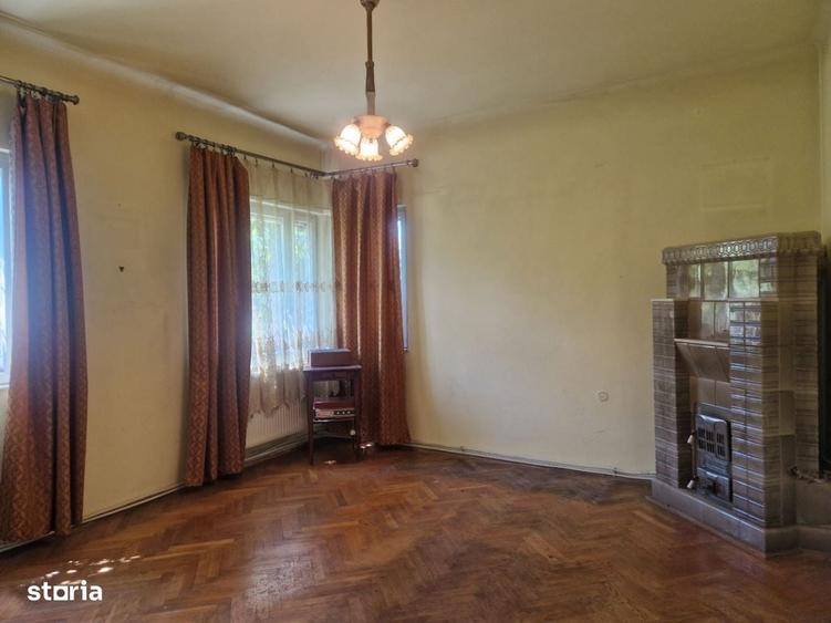 Casă cu 3 camere decomandat în Central