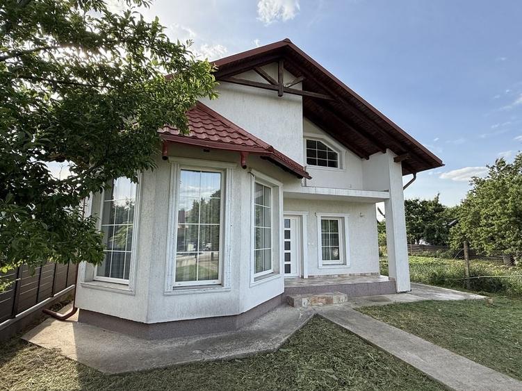 Casă cu 4 camere în Holboca