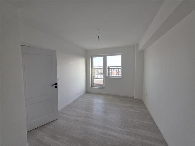 Apartament cu 3 camere decomandat în Păcurari