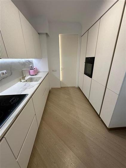 Apartament cu 3 camere decomandat, mobilat în Pipera