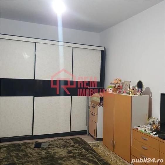 Apartament cu 2 camere decomandat în Fundeni