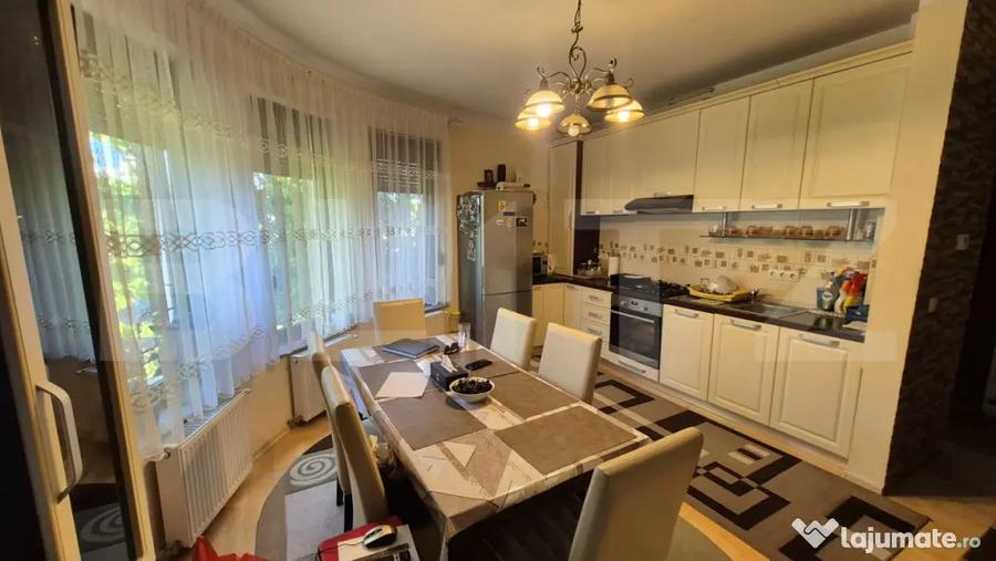 Apartament cu 3 camere decomandat, mobilat în Central