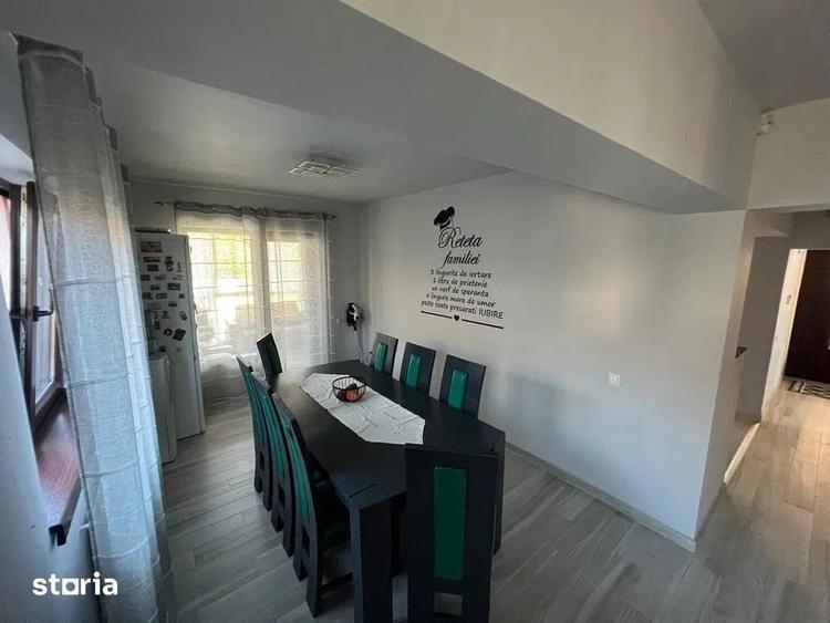 Casă cu 5 camere decomandat cu Teren 1780 Mp în Sântana de Mureș