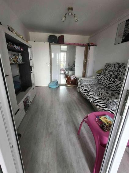 Apartament cu 2 camere semidecomandat în Titan