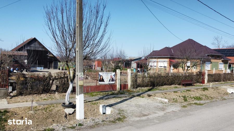 Teren de 1400 mp, în Central
