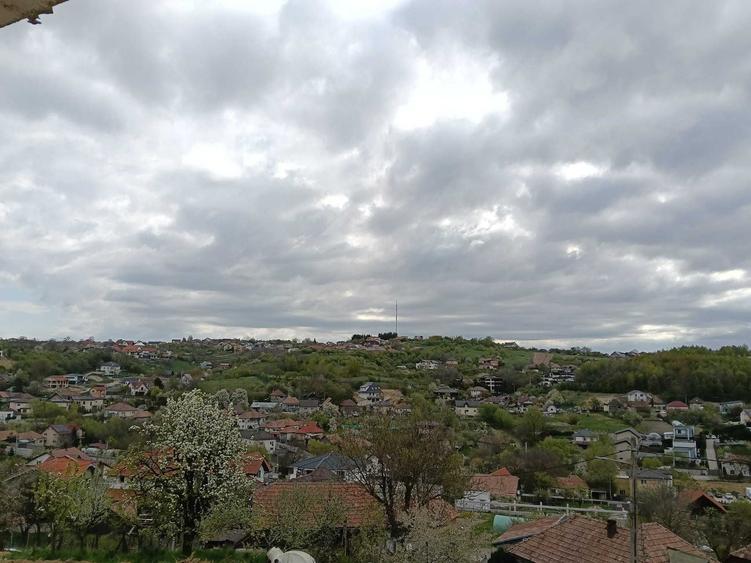Casă cu 4 camere în Feleacu