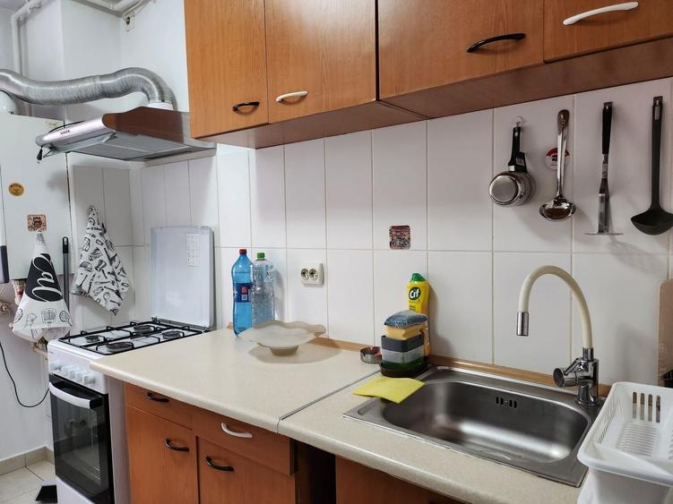 Apartament cu 2 camere decomandat, mobilat în Splaiul Unirii
