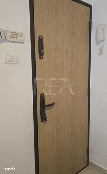 Apartament cu 4 camere semidecomandat în Crângași