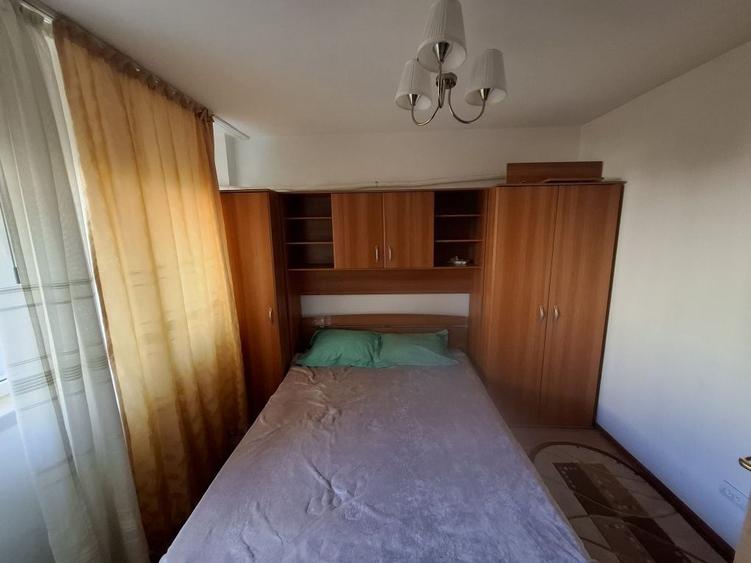 Apartament cu 2 camere decomandat în Teiul Doamnei