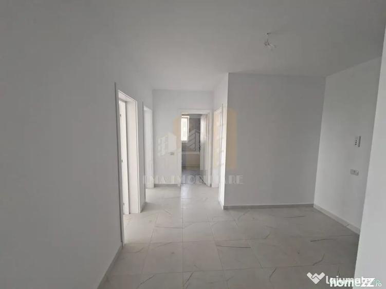 Apartament cu 3 camere decomandat în Sânpetru