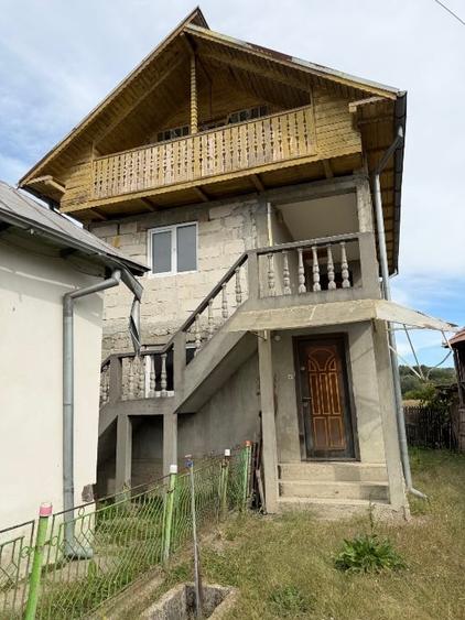 Casă individuală cu 3 camere cu Canalizare în Ciocâltei