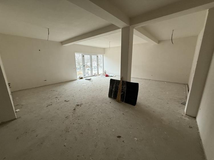 Duplex cu 4 camere cu Canalizare în Florești