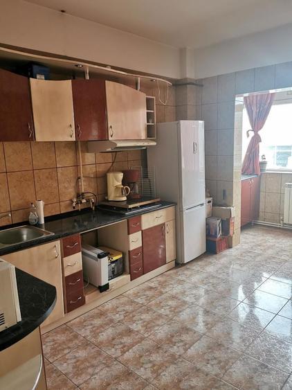 Apartament cu 3 camere decomandat în Ultracentral