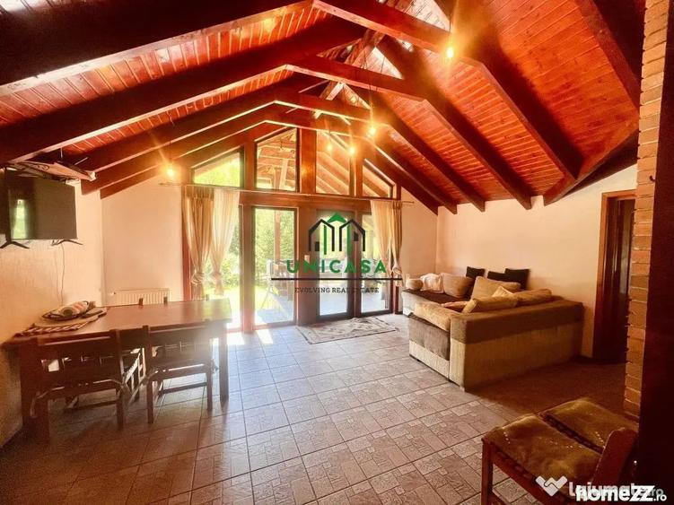 Casă cu 7 camere cu Teren 2560 Mp în Voineșița