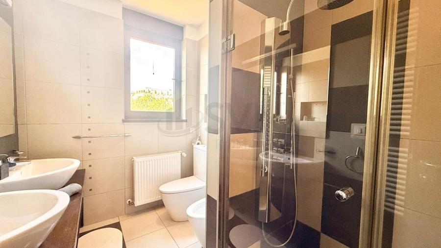 Apartament cu 4 camere decomandat în Herăstrău