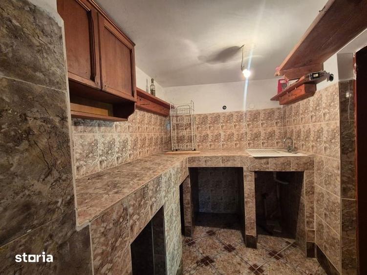 Casă cu 4 camere cu Teren 550 Mp în Central