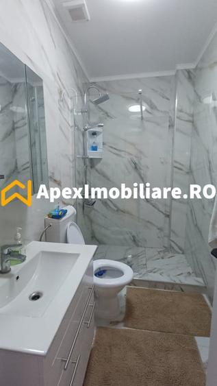 Apartament cu 3 camere semidecomandat în Moșilor