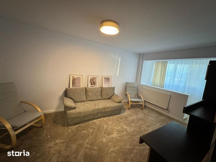 Apartament cu 3 camere decomandat în Podu Roș