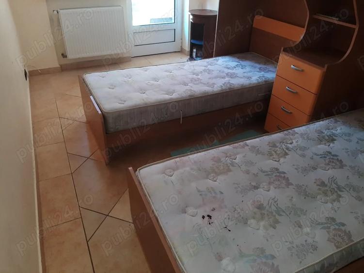 Casă cu 6 camere cu Teren 200 Mp în Central